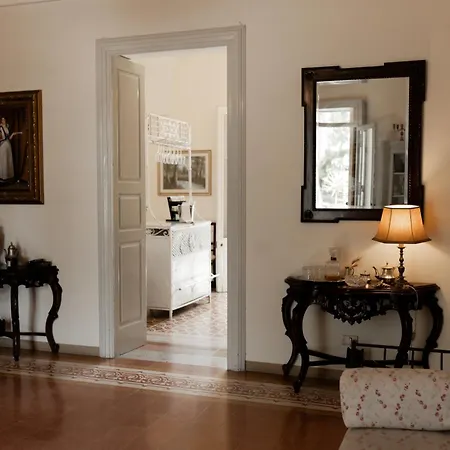 بيت ضيافة Scinata Dimora Storica 4*
