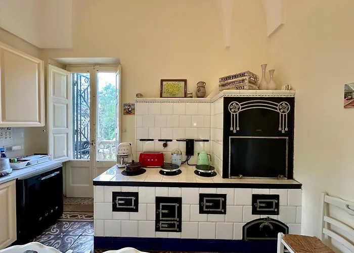 بيت ضيافة Scinata Dimora Storica 4*